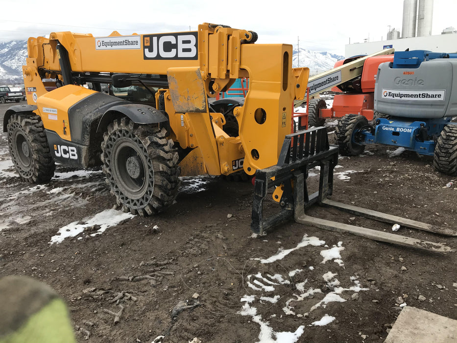 2019 JCB 512-56 Cab/Heat/Air, 109 HP, Solid Tires, STD Worklight, Beacon, Aux Hydraulics, Lifting Eye, Back up Alarm w/66" Carriage/60" Forks