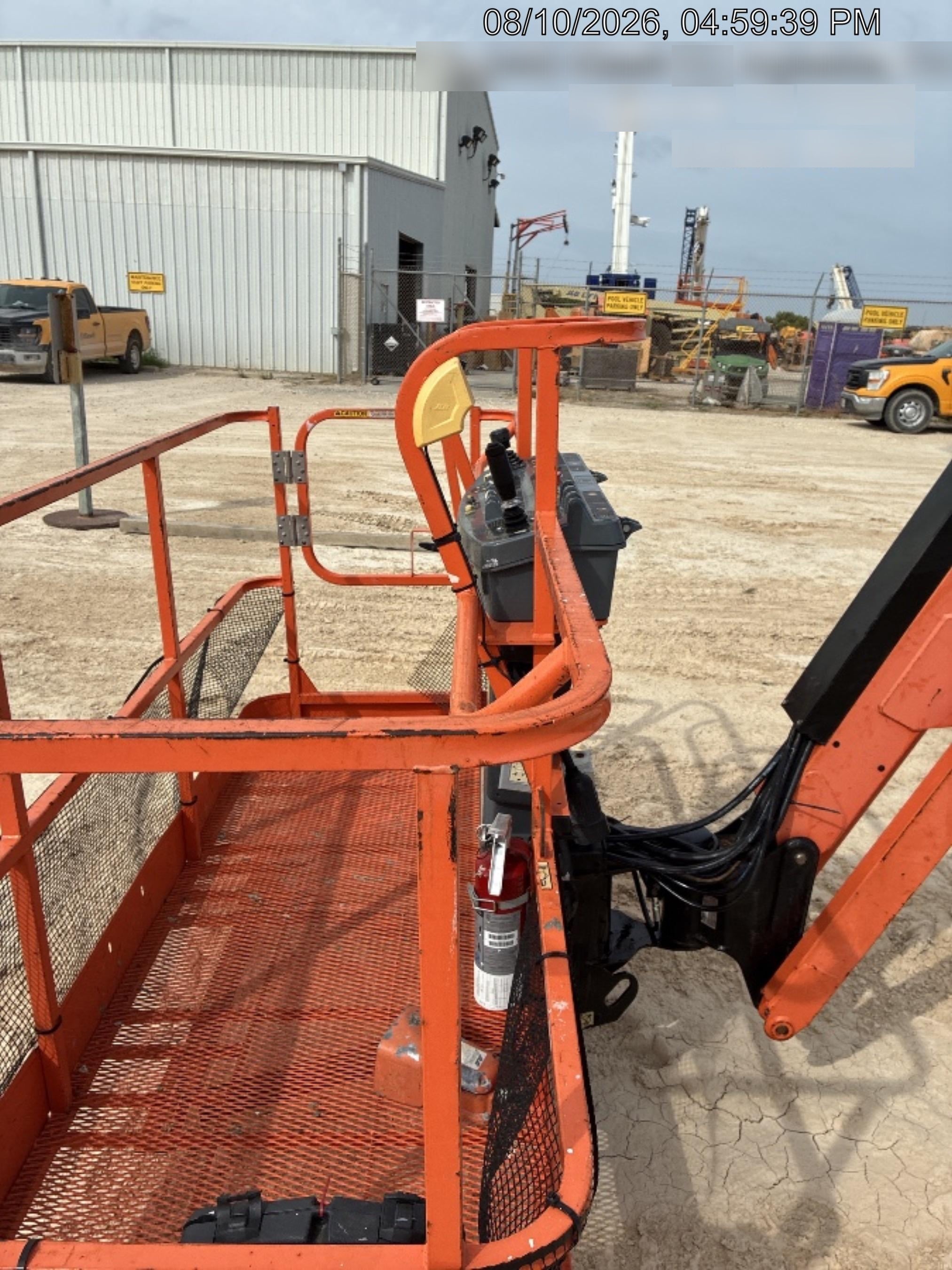 2019 JLG 800AJ