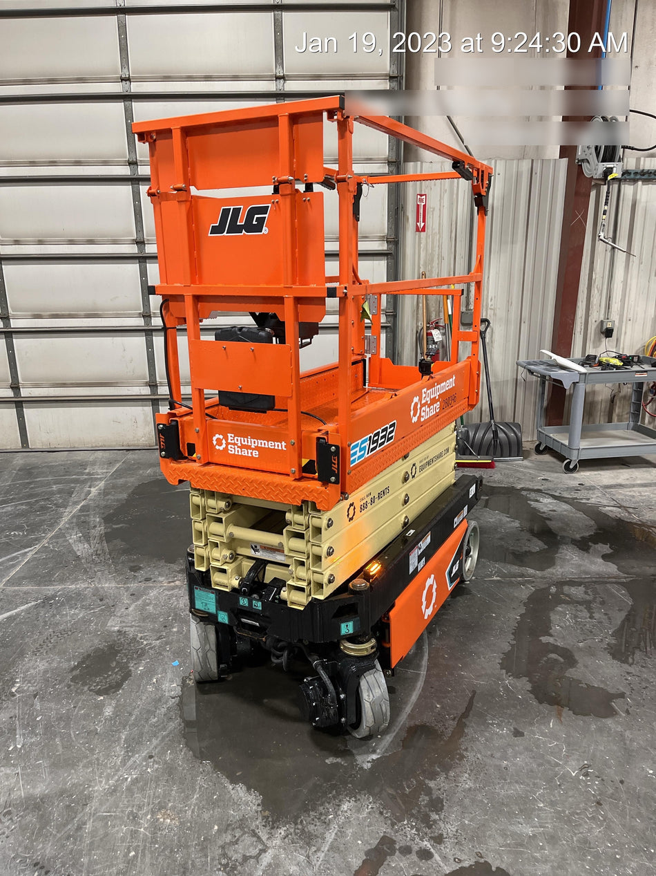 2022 JLG ES1932