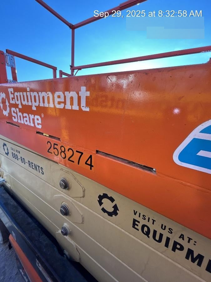 2022 JLG ES3246