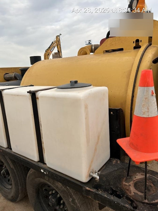 2023 VAC-TRON LP573XDT