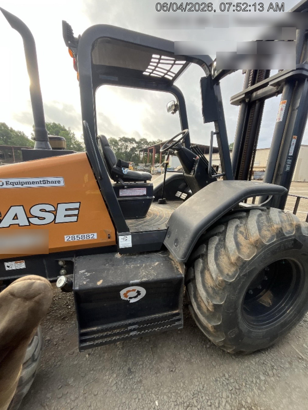 2023 CASE 588H