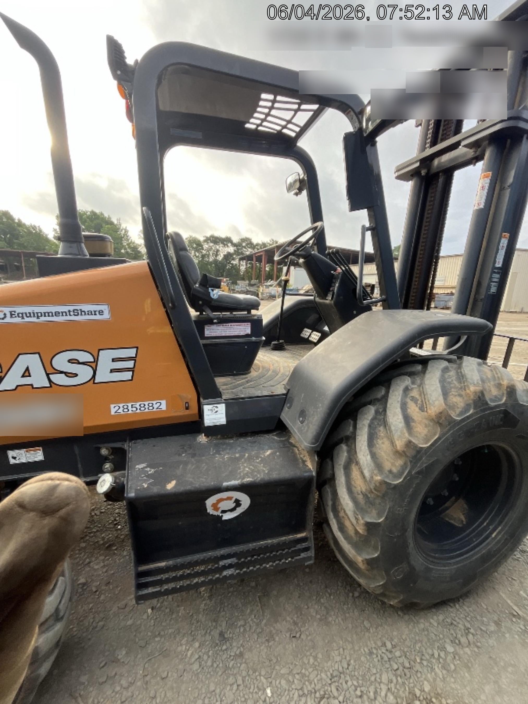 2023 CASE 588H