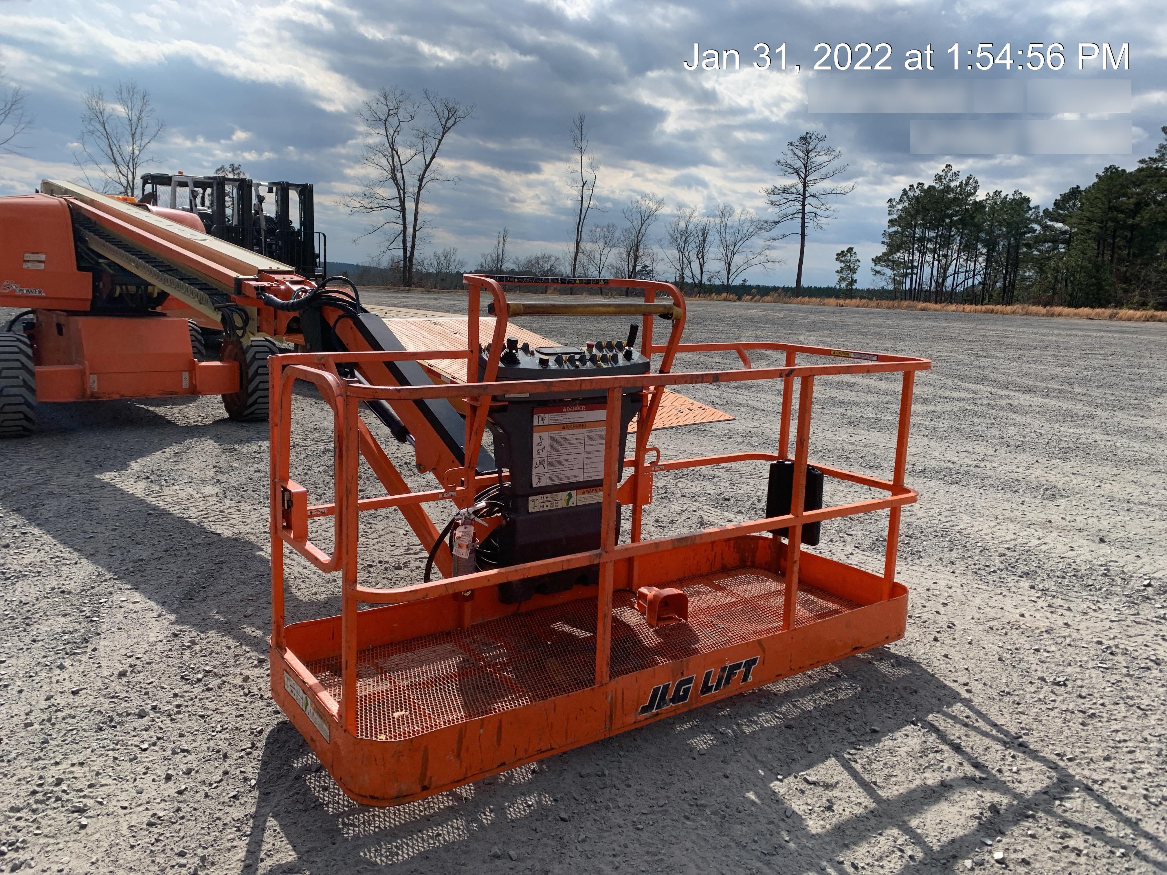 2019 JLG 660SJ