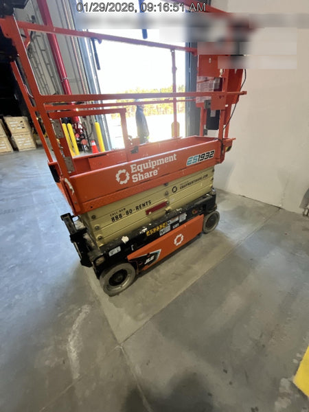 2024 JLG ES1932
