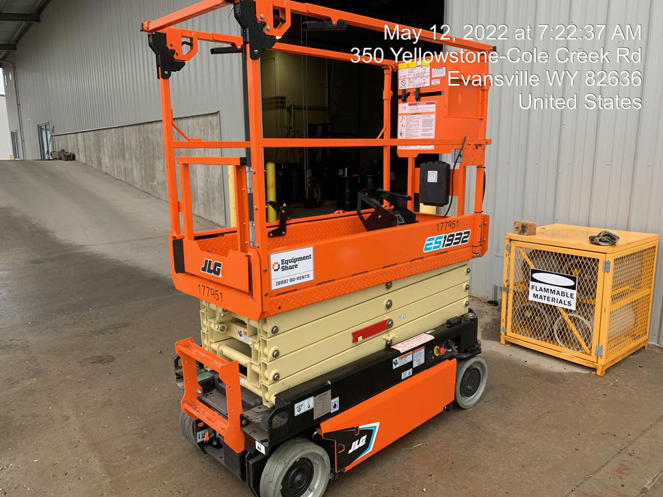 2021 JLG ES1932