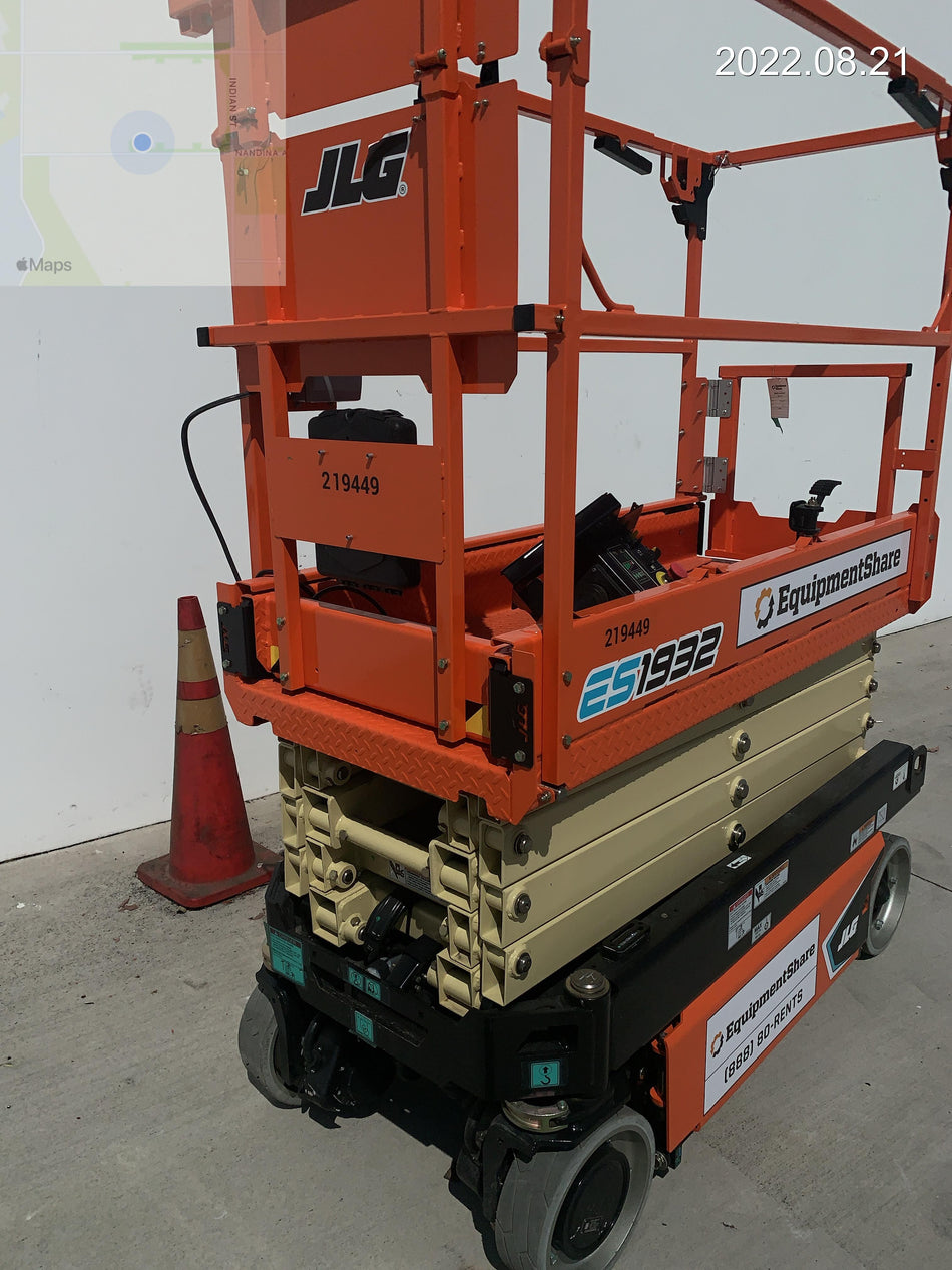 2022 JLG ES1932