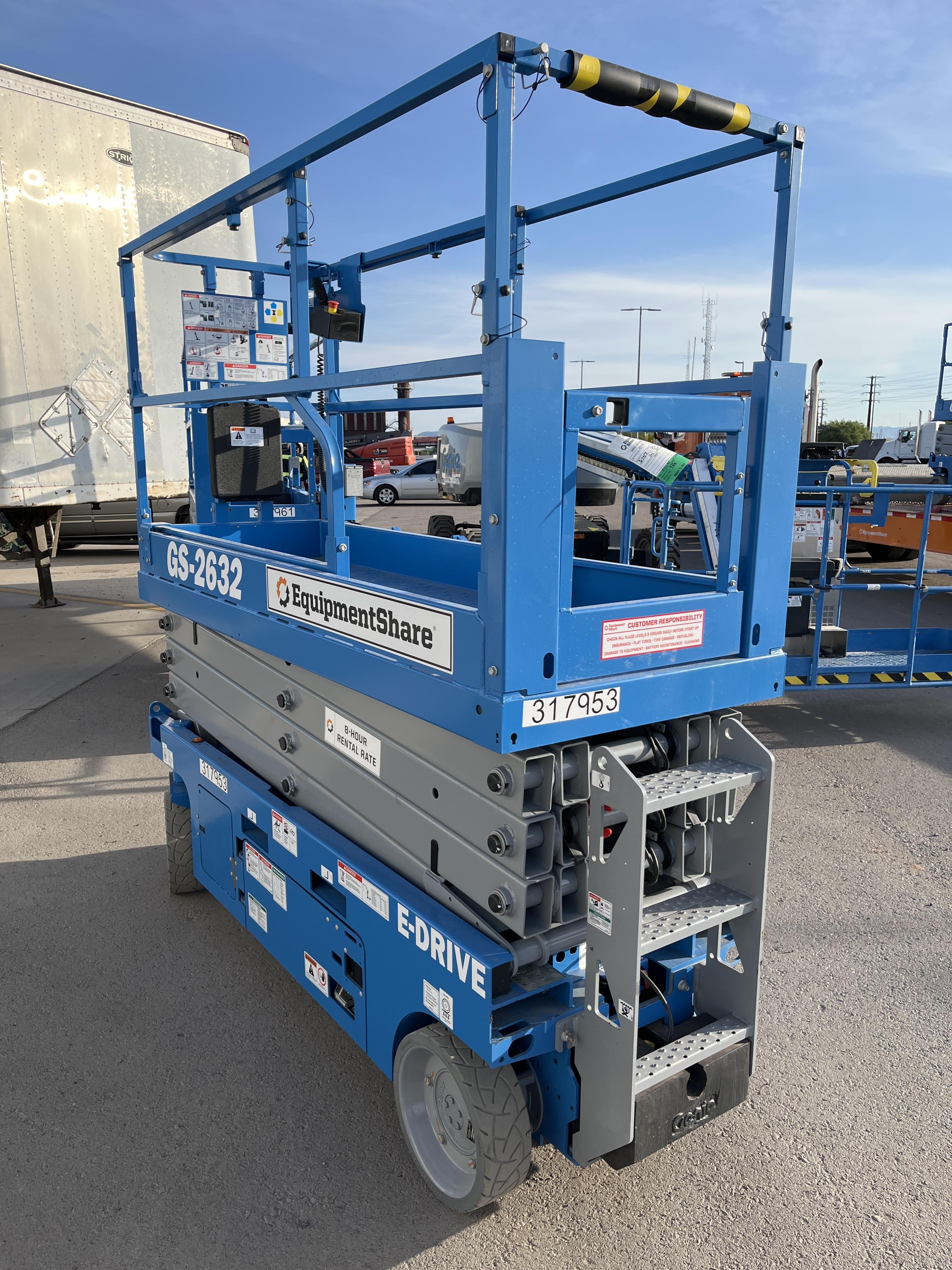 2023 GENIE GS-2632