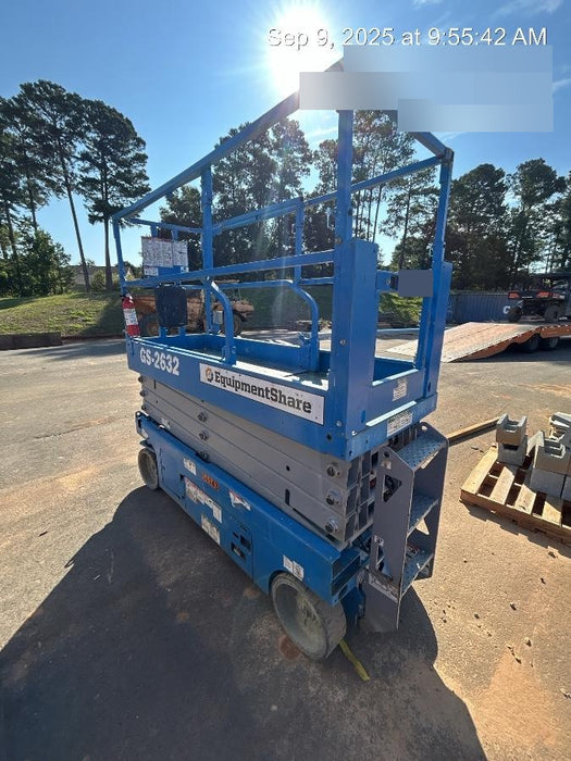 2020 Genie GS-2632 Standard, Folding half height swing gate