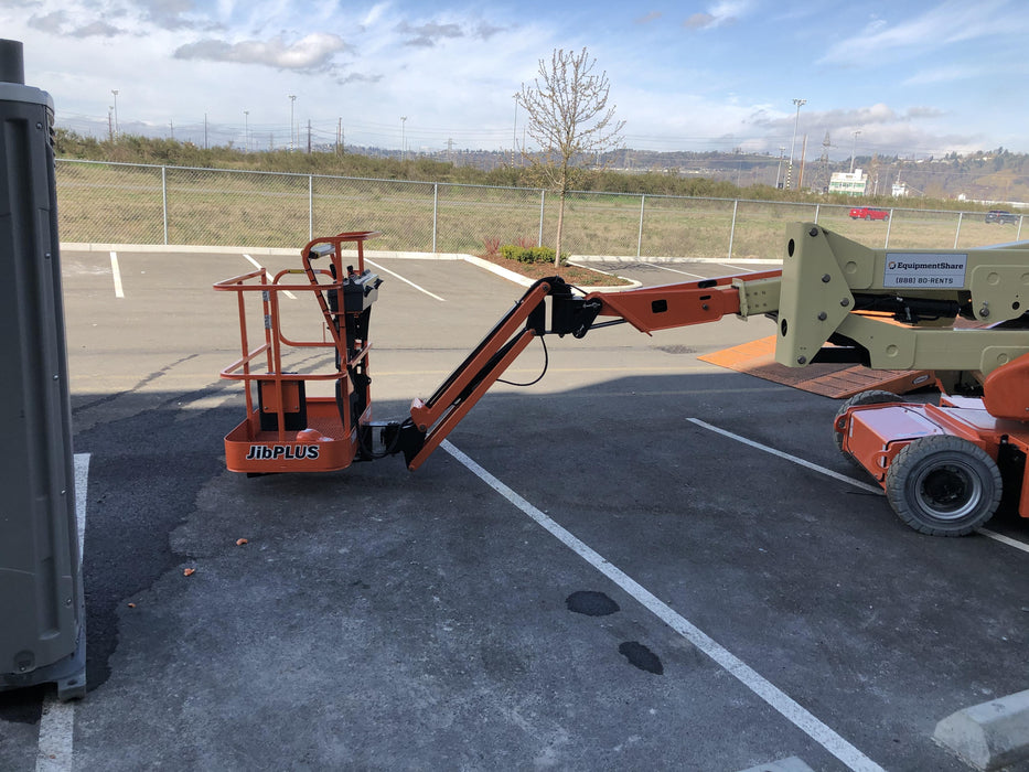 2019 JLG E400AJPN