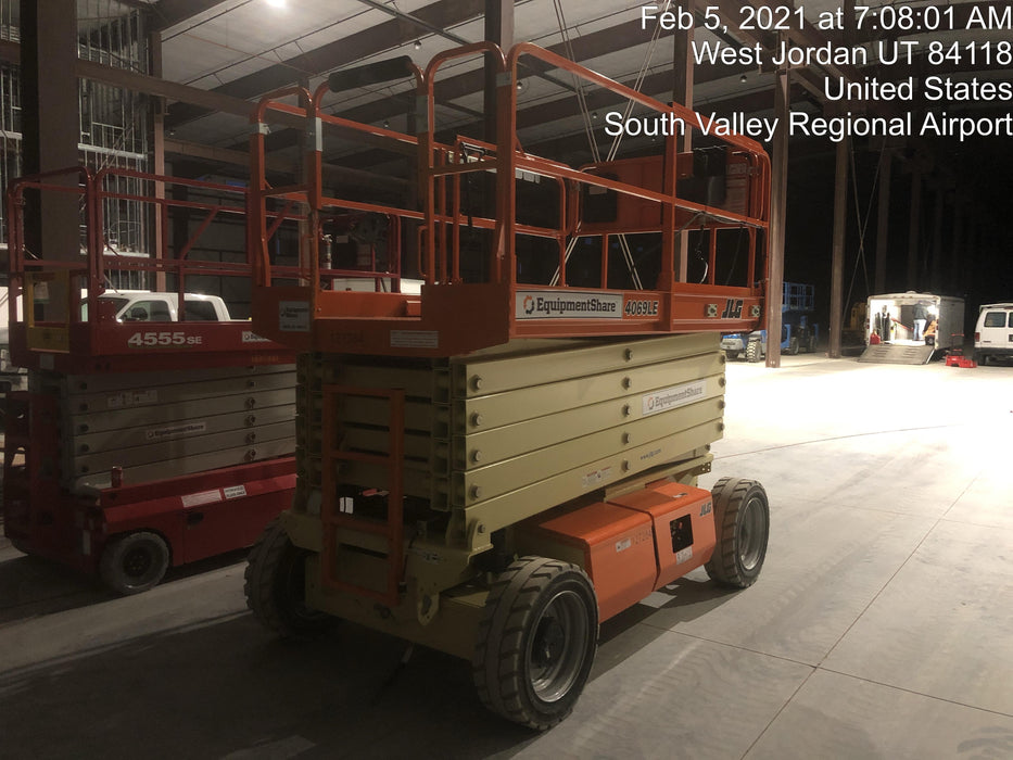 2021 JLG 4069LE