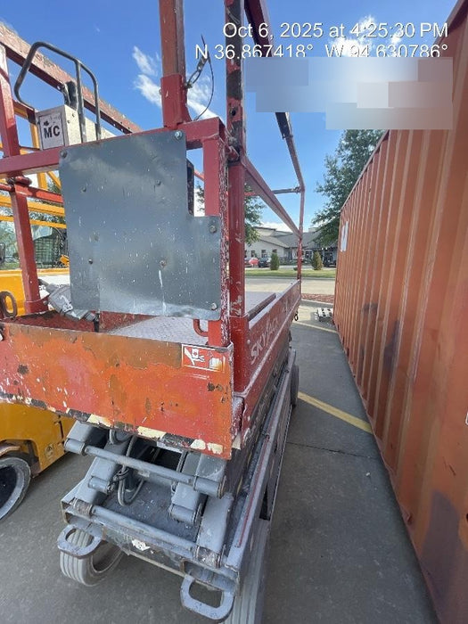 2016 Skyjack SJIII-3226 26' Electric Scissor Lift