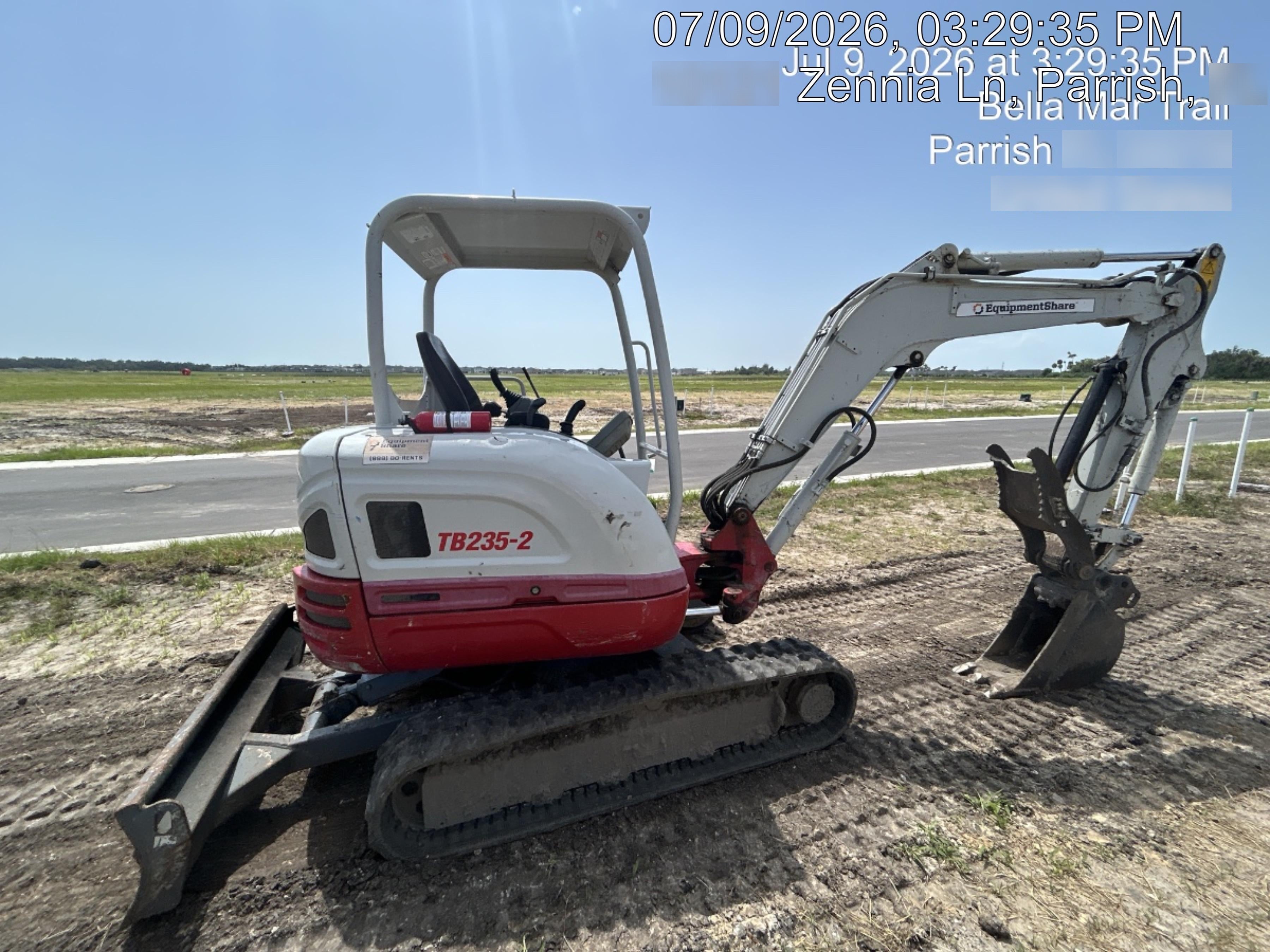 2022 TAKEUCHI TB235-2R