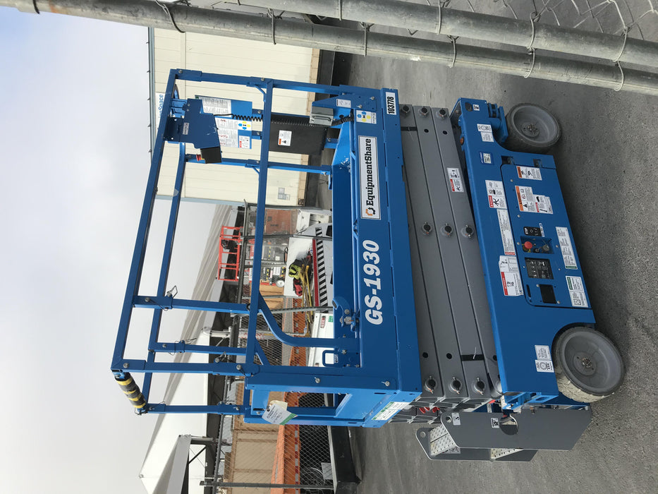 2020 Genie GS-1930 Solid Non Marking Tires, Beacon, Folding rails with half height swing gate, 800W Inverter