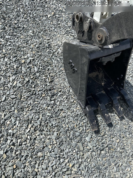 2025 TAKEUCHI 18" HD Bucket - Takeuchi