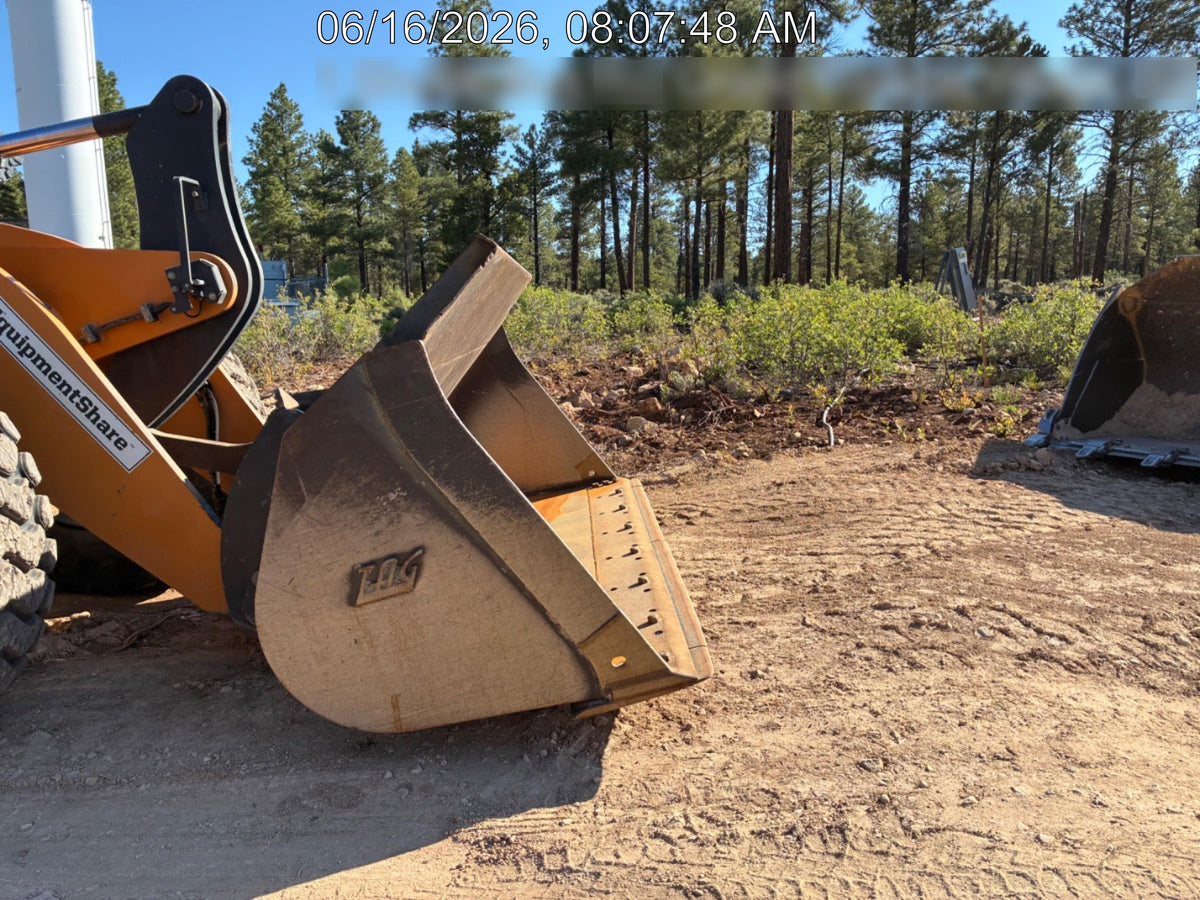 2022 CASE 821G