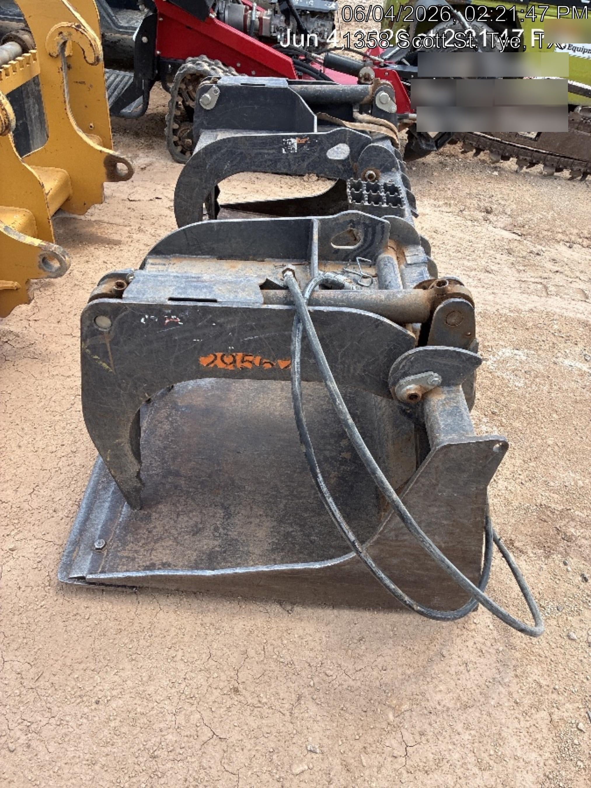 2019 PALADIN 76" Scrap Grapple Bucket - Paladin