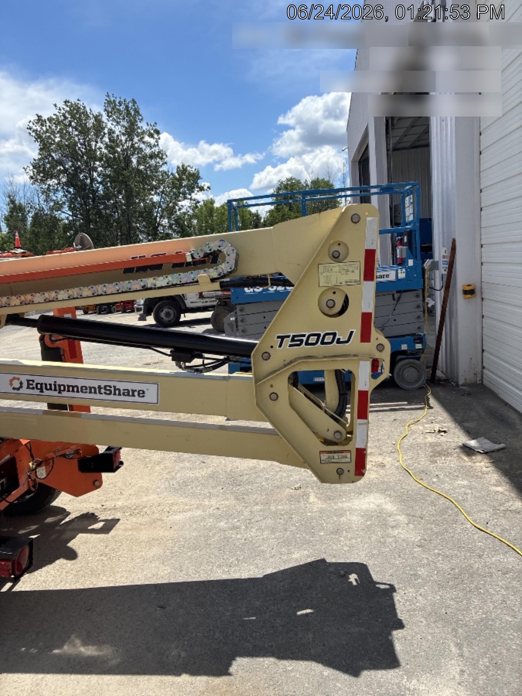 2021 JLG T500J