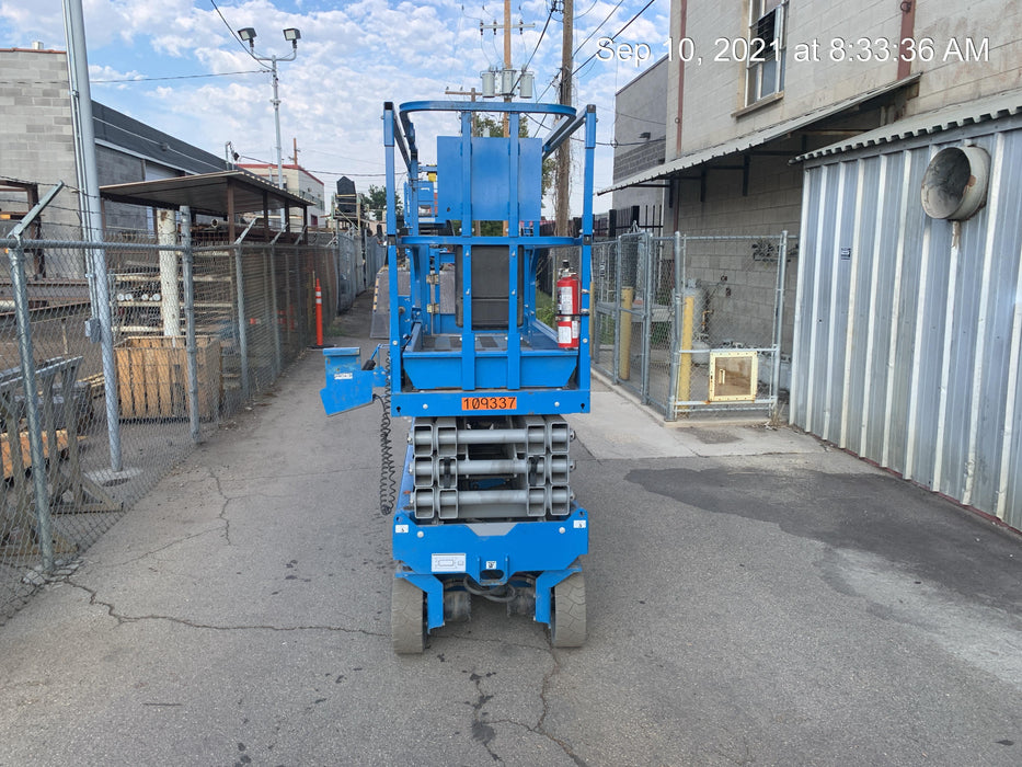 2020 Genie GS-2632 Solid NM Tires, Folding Rails with Half-Height Swing Gate, Beacon