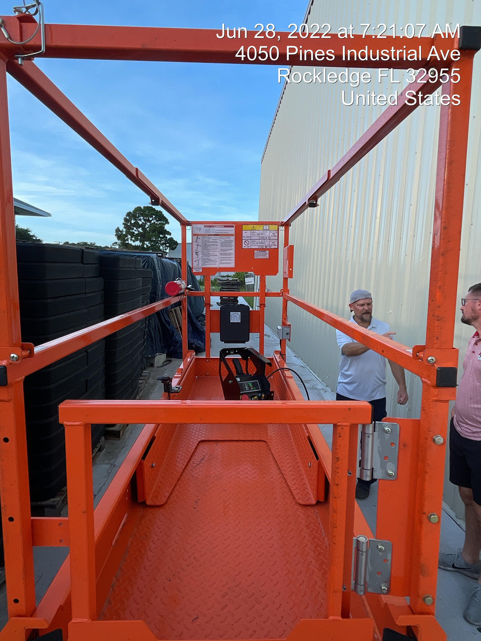2022 JLG ES2632