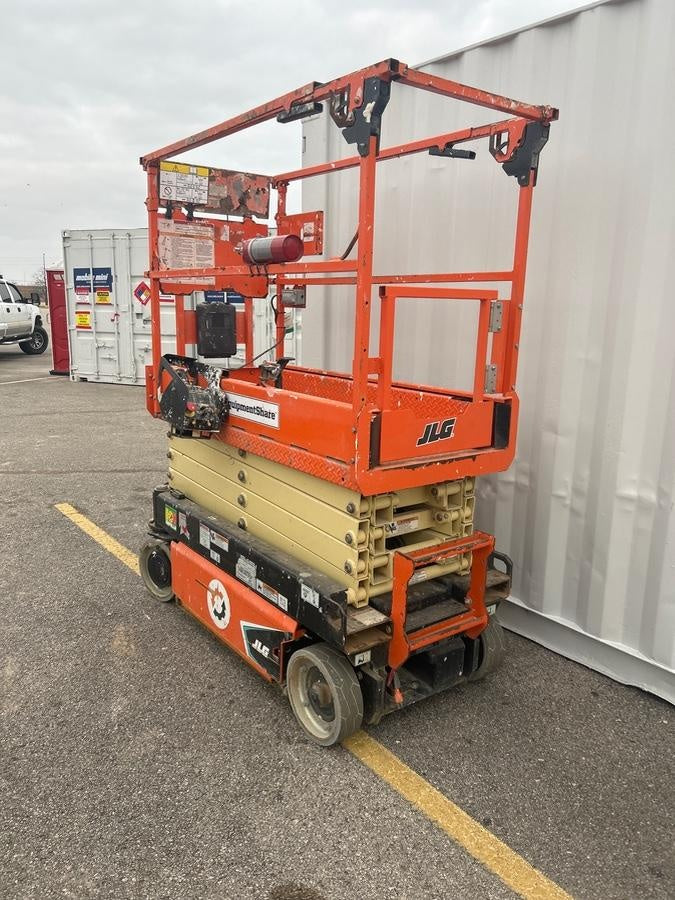 2021 JLG ES1932