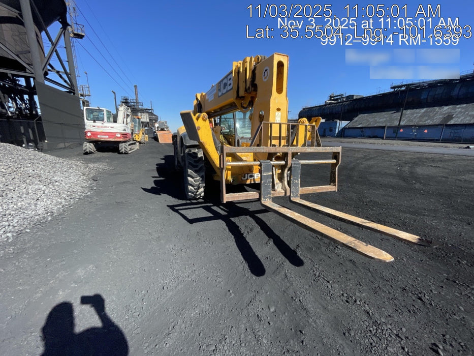 2019 JCB 512-56 109 HP w/CAB/HVAC, Beacon, Aux Hydraulics, Worklights, Solid Tires w/60" Carriage/Forks