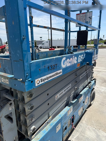 2016 Genie GS-3232 32' Narrow Scissor Lift