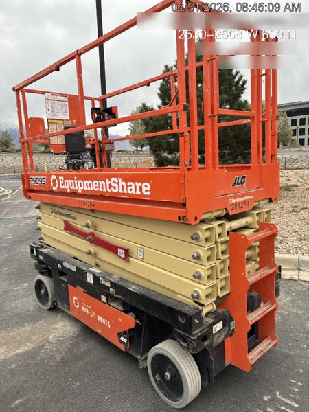 2022 JLG R4045