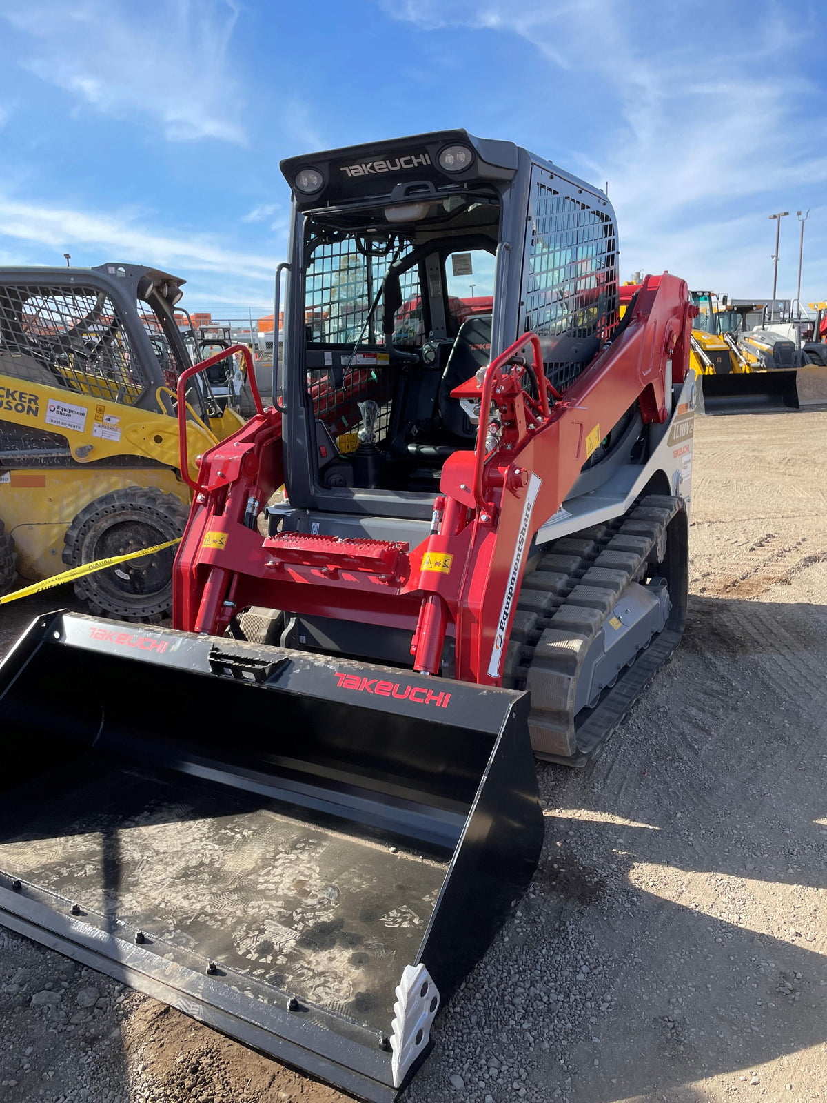 2023 TAKEUCHI TL10V2-CR