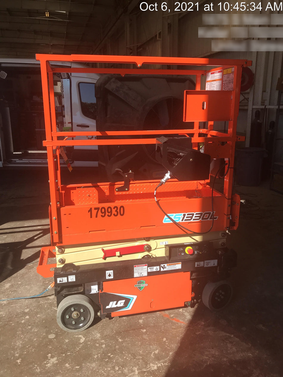2021 JLG ES1330L