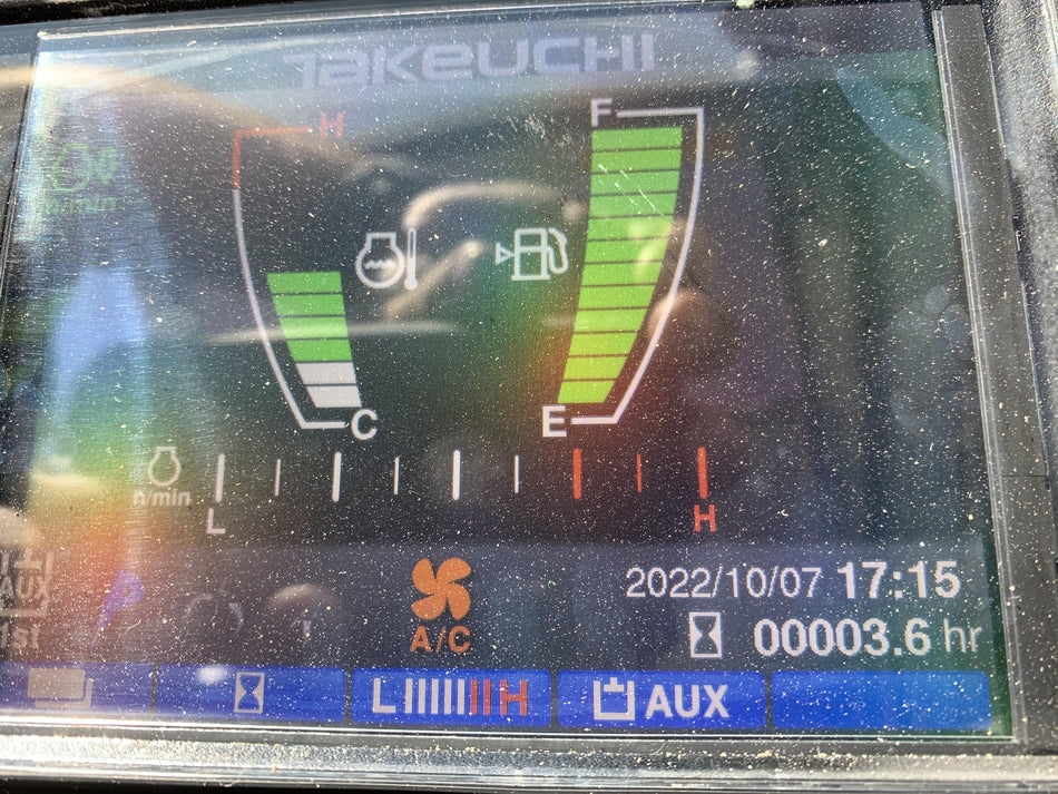 2022 TAKEUCHI TB250-2CR