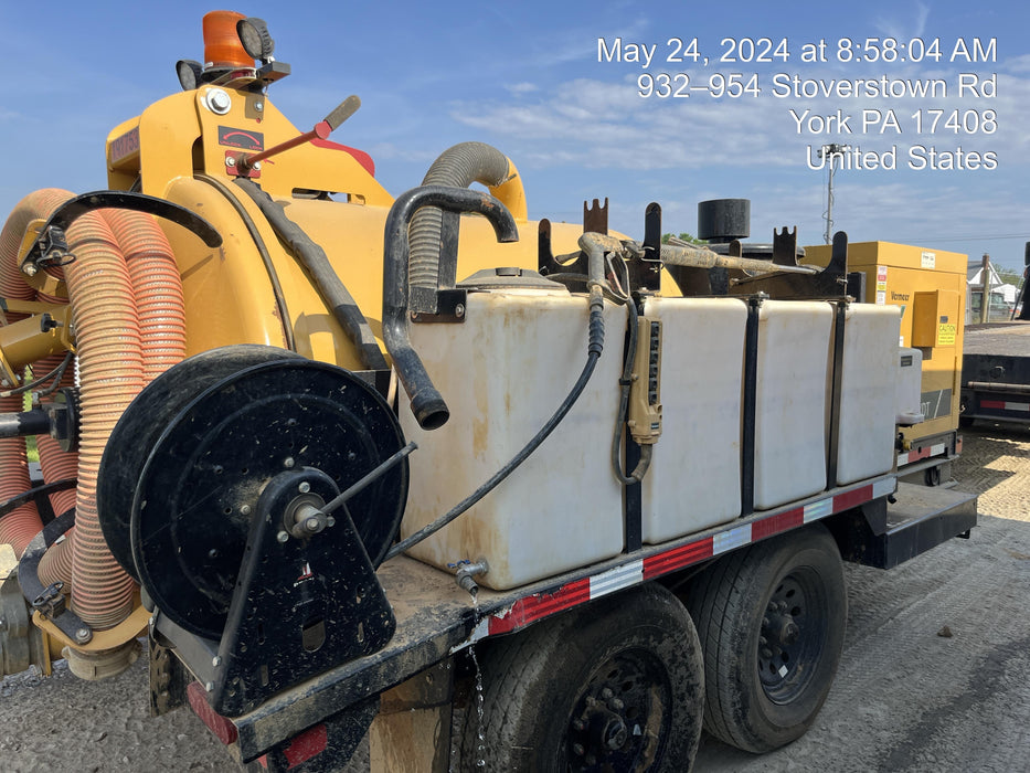 2021 Vac-Tron LP573XDT T4 Koehler Diesel Engine, 500 Gallon Debris Tank, x2 100 Gallon Water Tanks