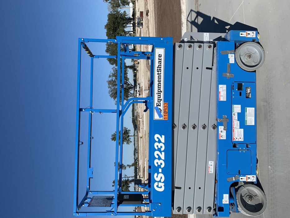 2020 Genie GS-3232 Standard, Folding half height swing gate