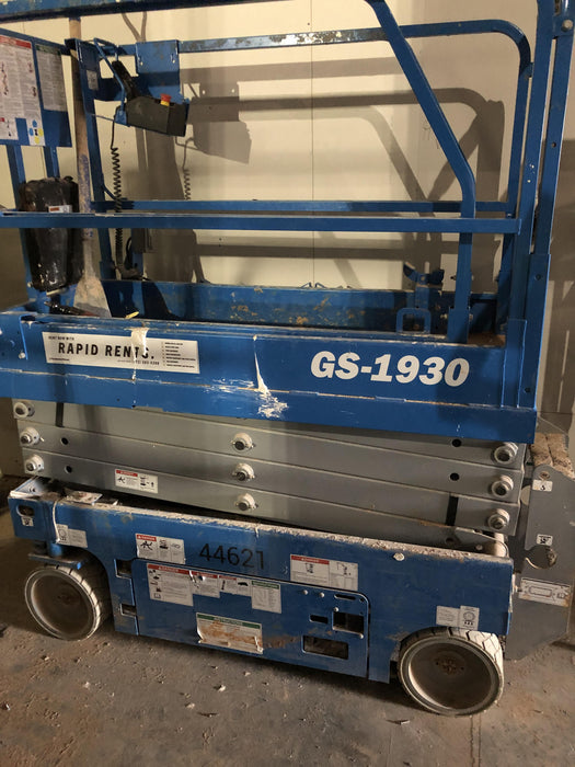 2019 Genie GS-1930 Fixed rails with chain Entry