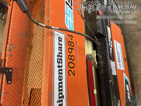 2022 JLG ES1330L