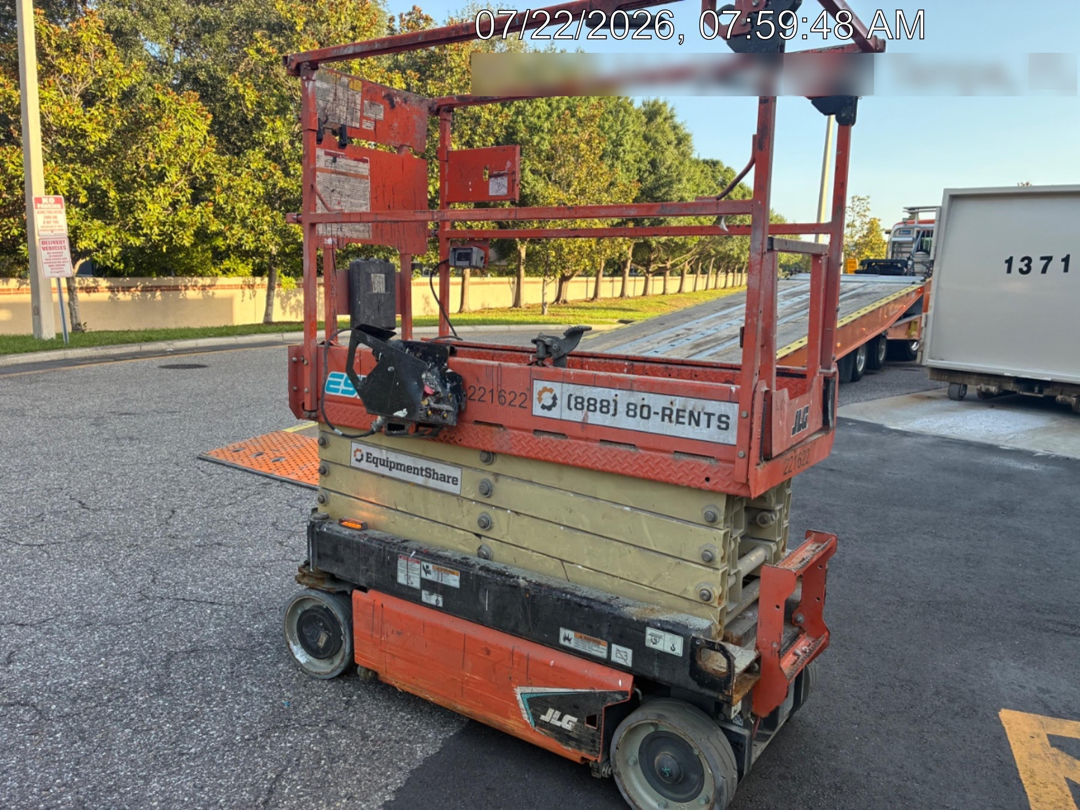 2022 JLG ES1932