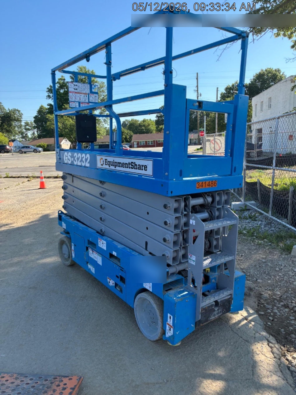 2023 GENIE GS-3232