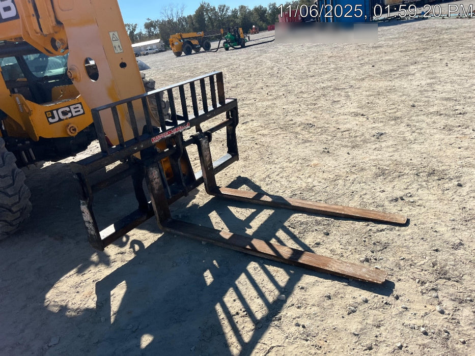 2019 JCB 509-42 Cab/Heat/Air, 74 HP, Solid Tires, STD Worklight, Beacon, Aux Hydraulics, Lifting Eye, Back up Alarm w/66" Carriage/60" Forks