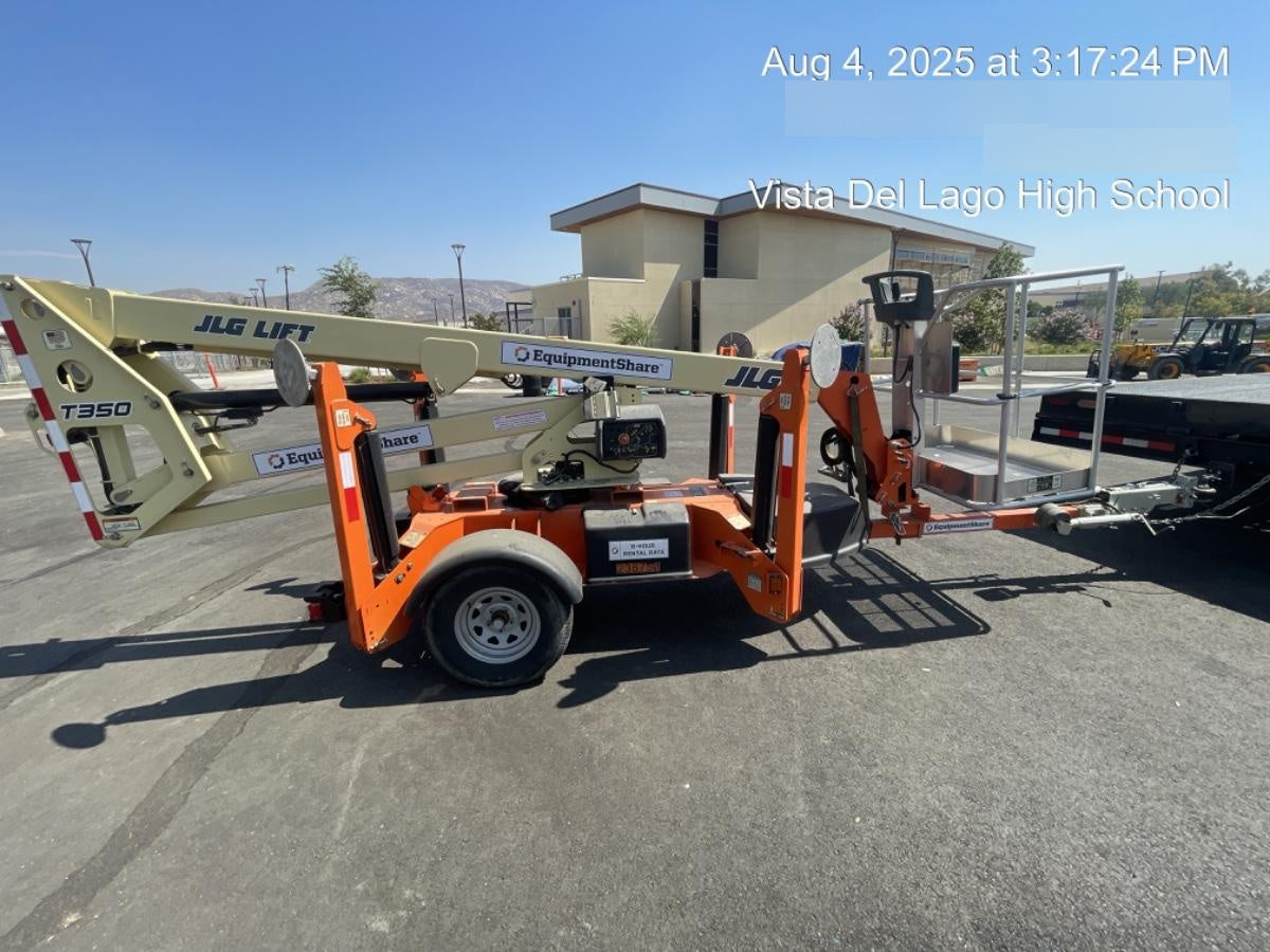 2022 JLG T350