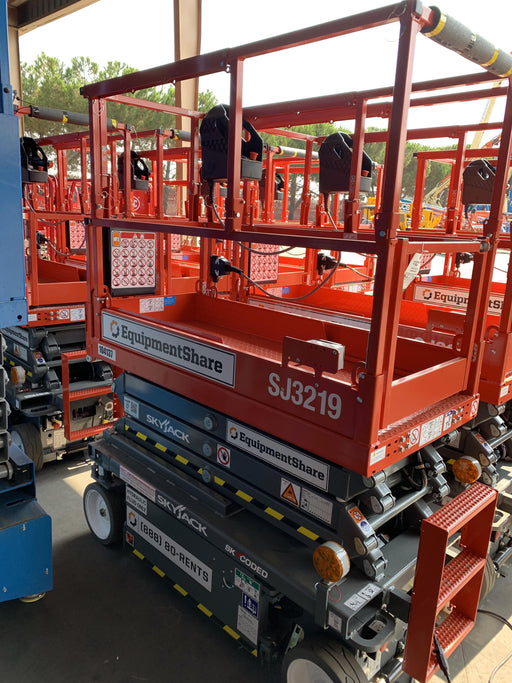 2020 Skyjack SJIII-3219 Solid NM Tires, Half height spring hinged entry gate, Dual Beacons, 800W Inverter