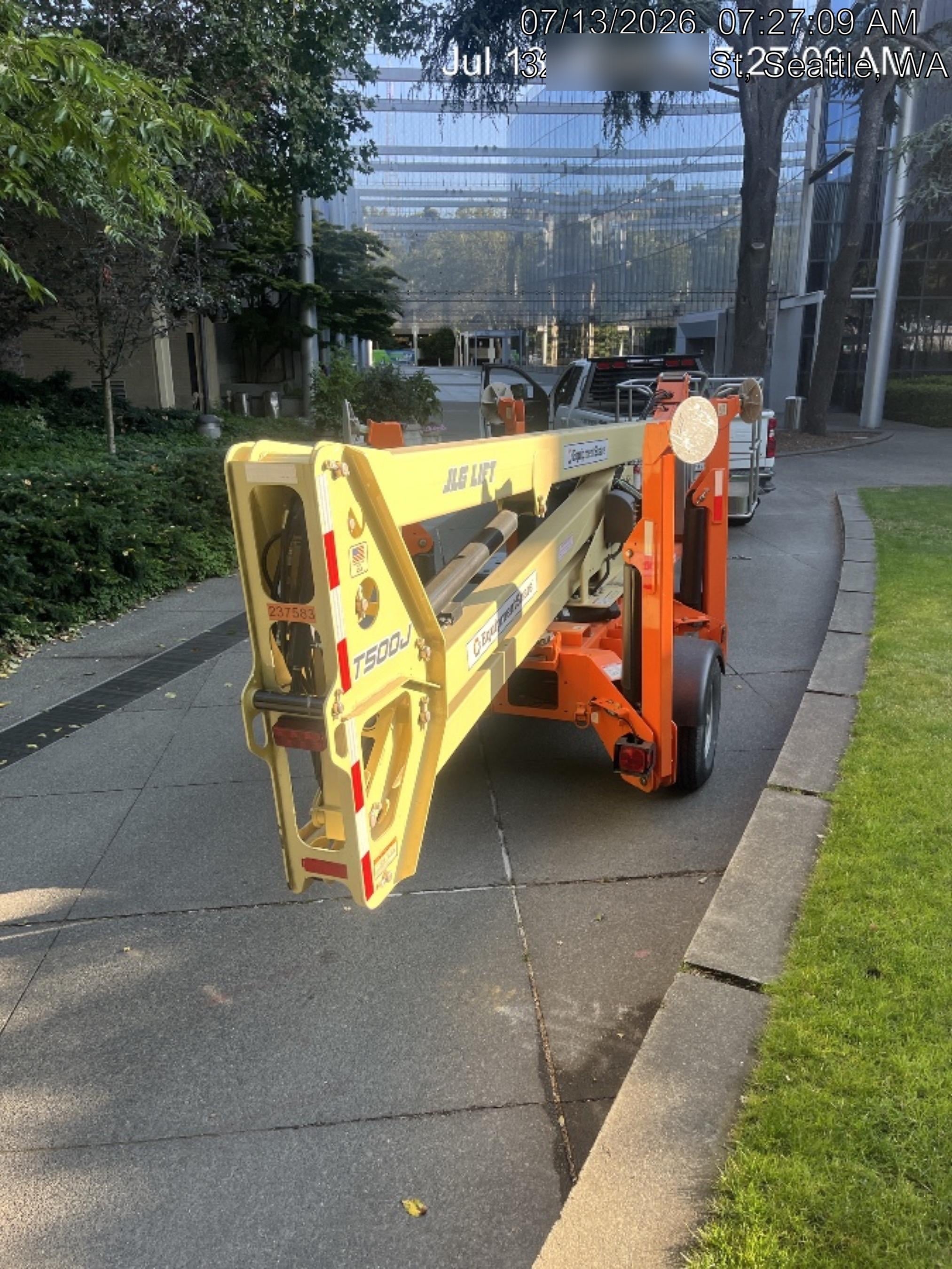 2022 JLG T500J