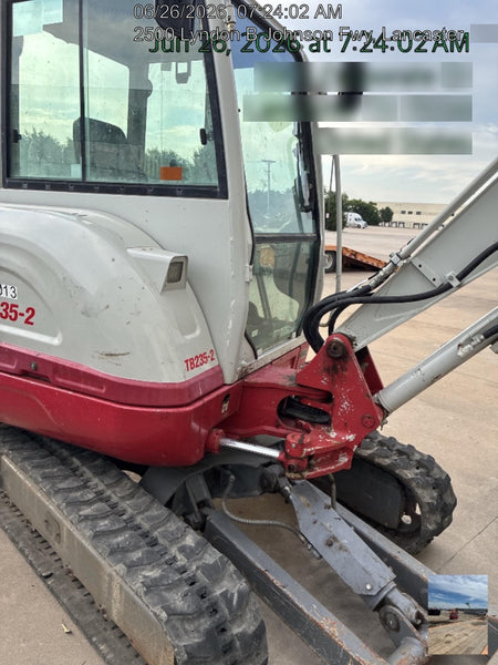 2021 TAKEUCHI TB235-2CR