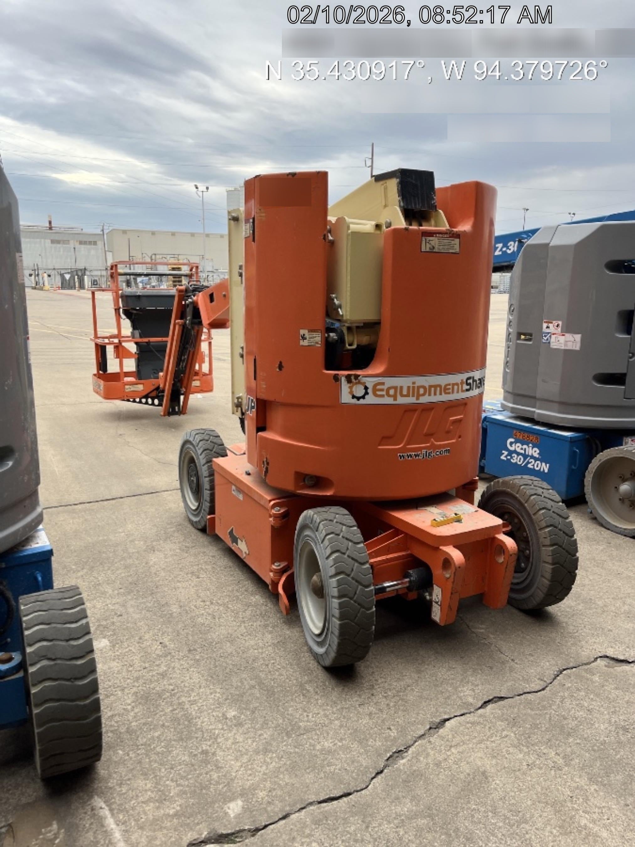 2019 JLG E300AJP
