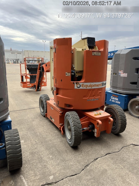 2019 JLG E300AJP