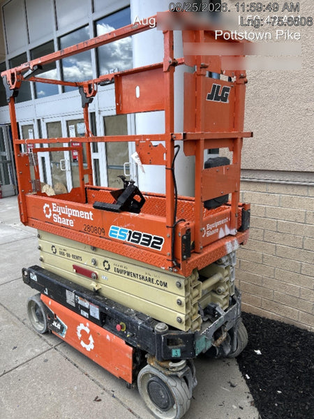 2022 JLG ES1932