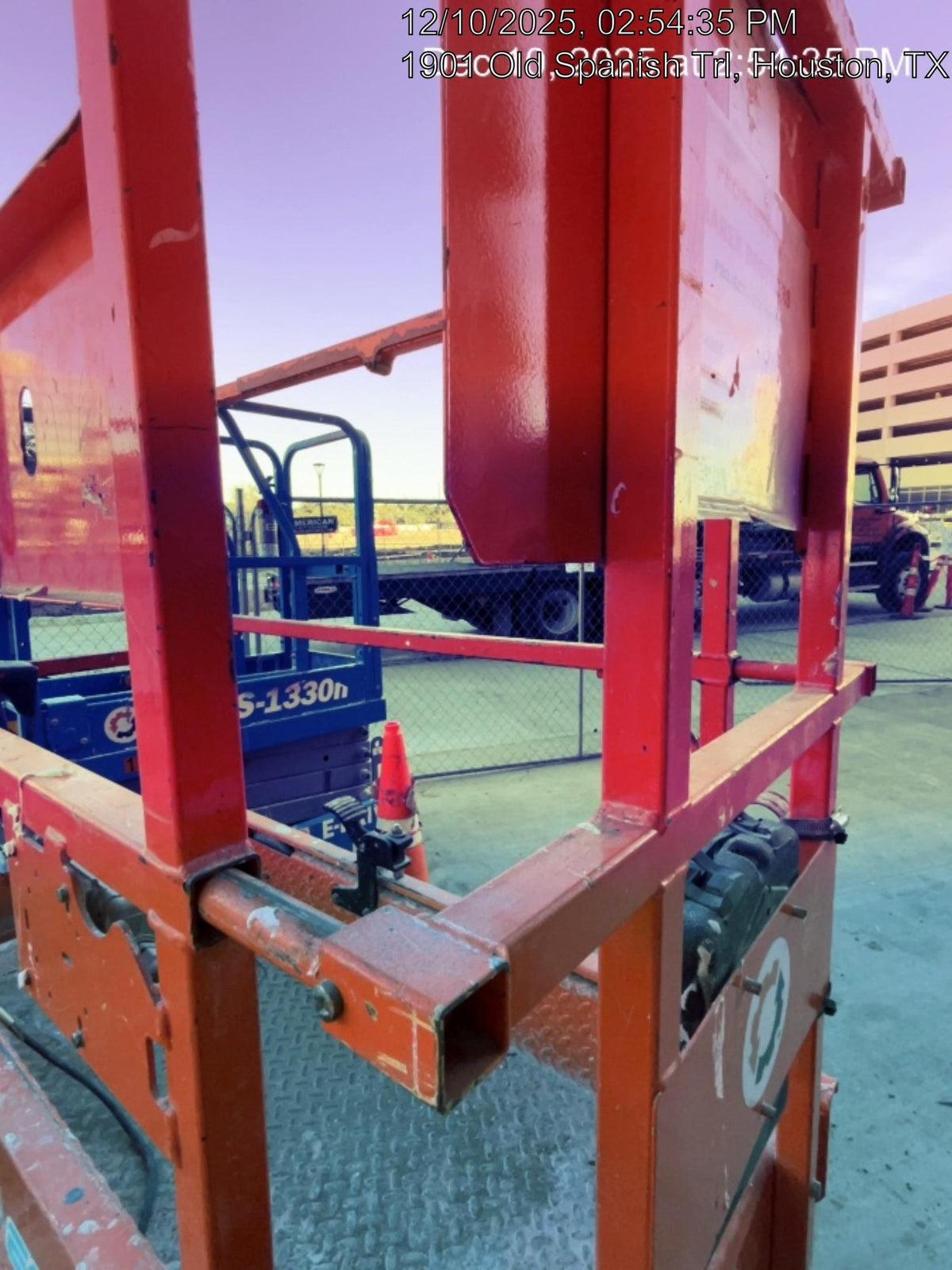 2021 JLG ES1330L