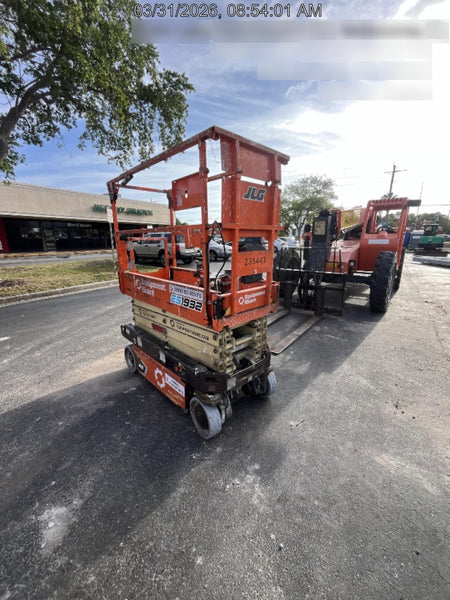 2022 JLG ES1932