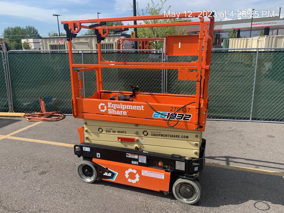 2022 JLG ES1932
