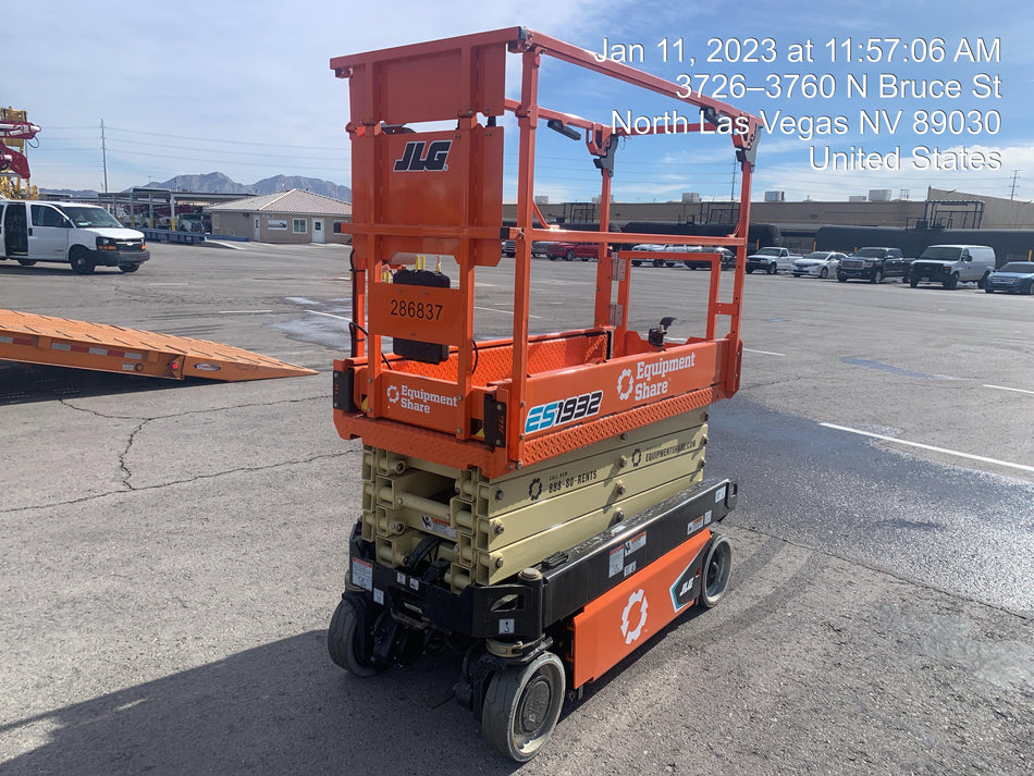 2022 JLG ES1932