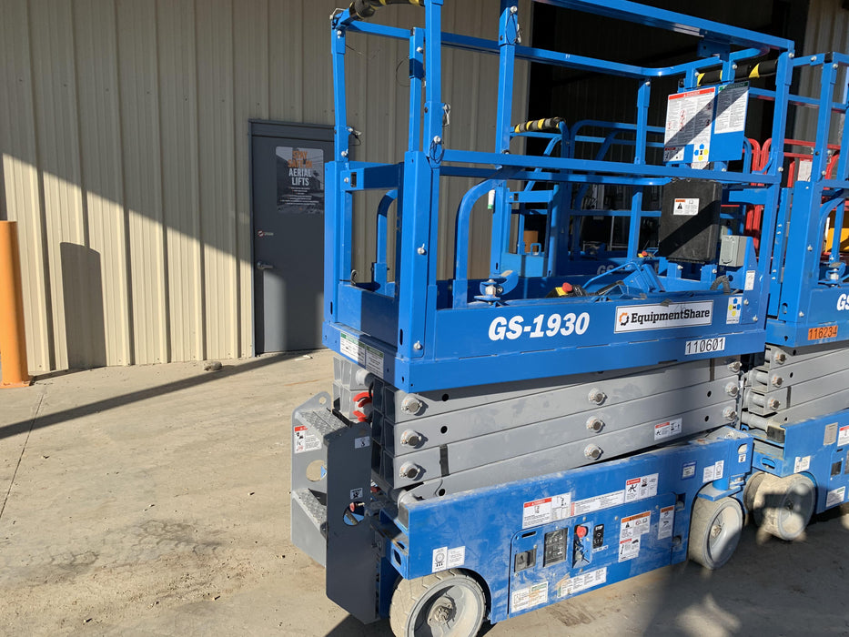 2020 Genie GS-1930 Solid Non Marking Tires, Beacon, Folding rails with half height swing gate